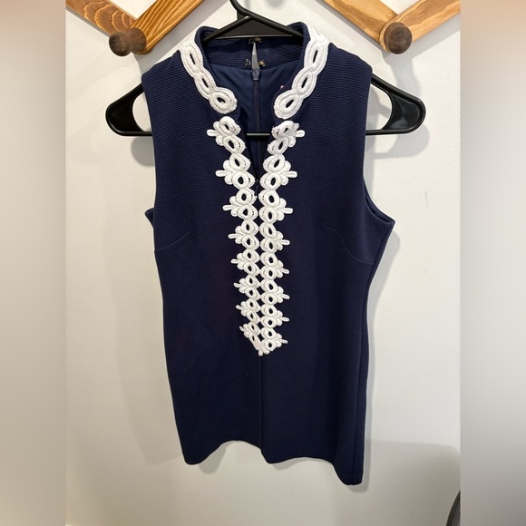 Like new- Lilly Pulitzer Callista High Collar Shift Dress True Navy Size XS - Picture 2 of 11